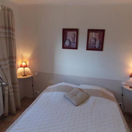 ホテル Au Relais Provencal バニョル・アン・フォレ 部屋 写真