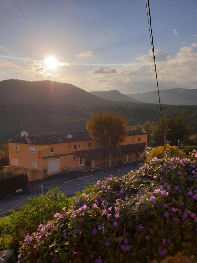 ホテル Au Relais Provencal バニョル・アン・フォレ エクステリア 写真