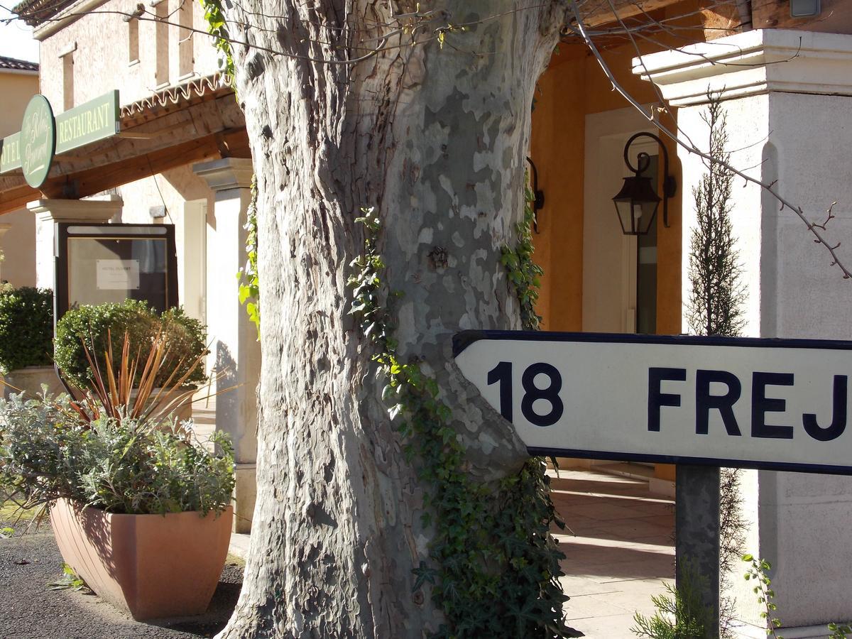 ホテル Au Relais Provencal バニョル・アン・フォレ エクステリア 写真