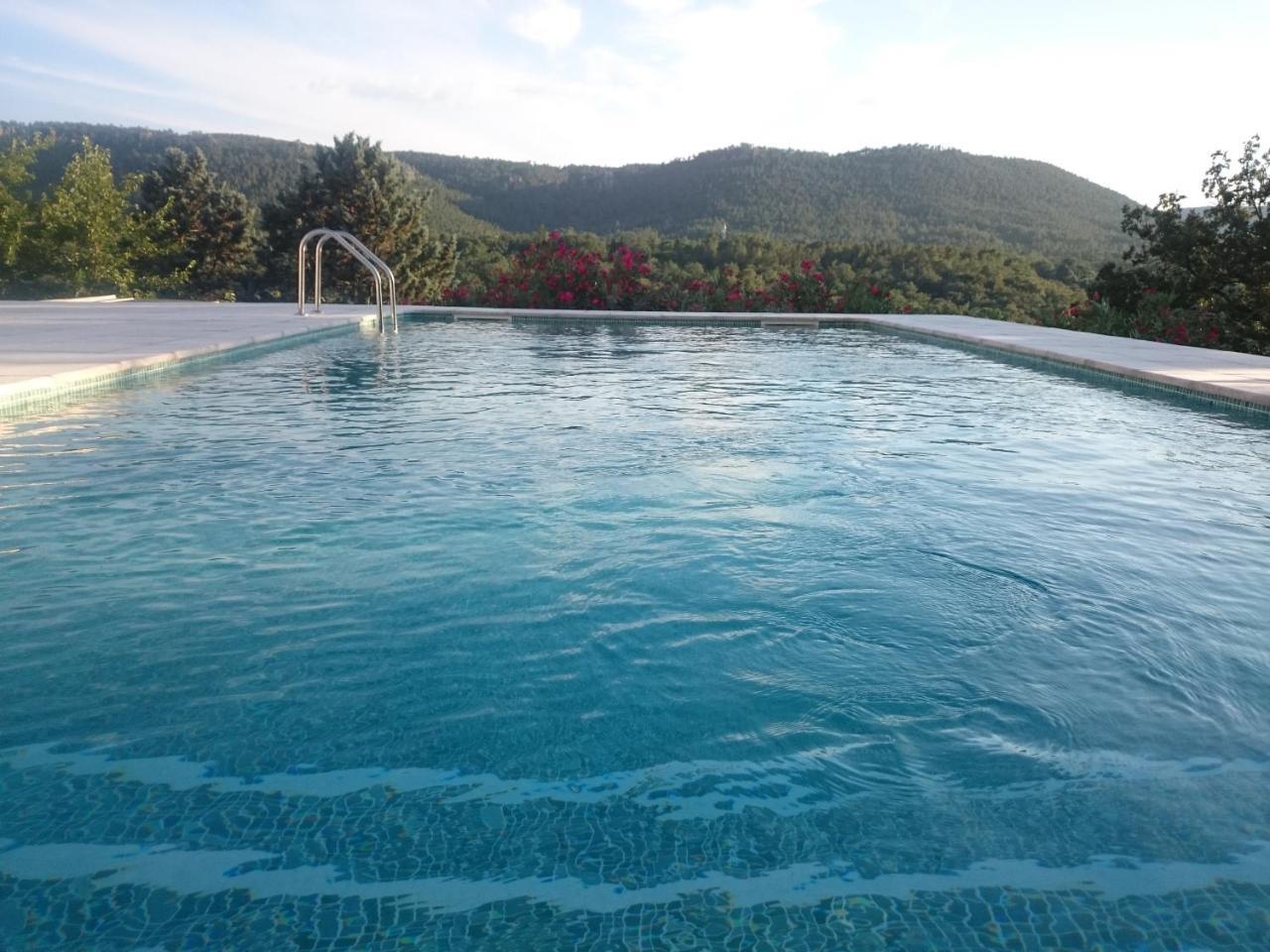 ホテル Au Relais Provencal バニョル・アン・フォレ エクステリア 写真